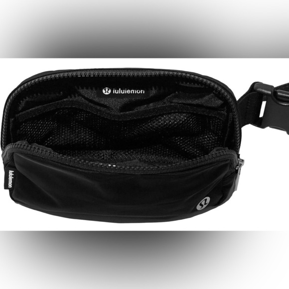 NWT- Lululemon Athletica Everywhere Belt Bag COLOR: Black - Picture 2 of 10